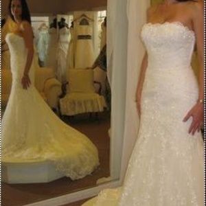 Blue by Enzoani Brazil Wedding Dressing